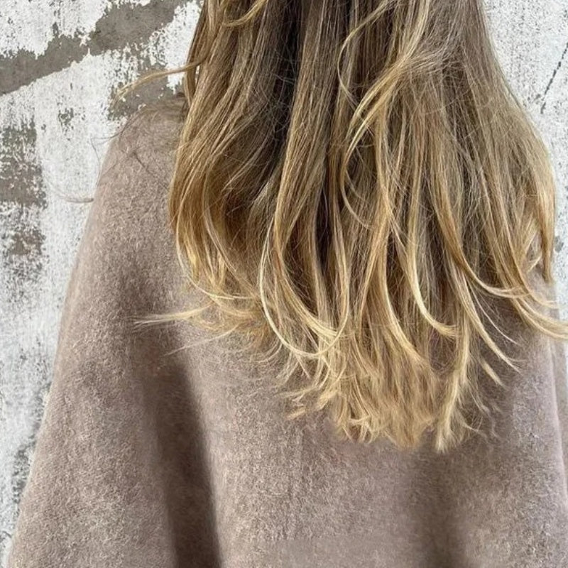Elise - Veste Courte avec des Manches Évasées Chics